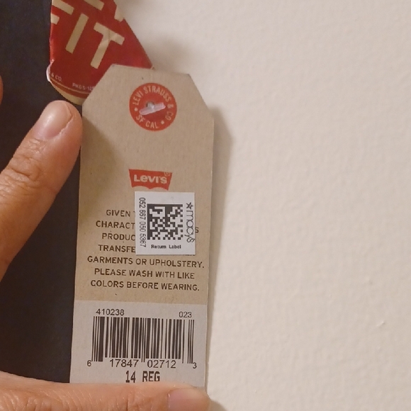 Levi's Women's Jet Black Skinny Jeans - Picture 3 of 6